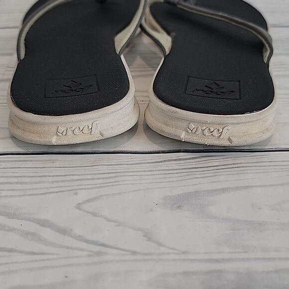 Reef Women's Black Flip Flops Size S - Picture 7 of 9